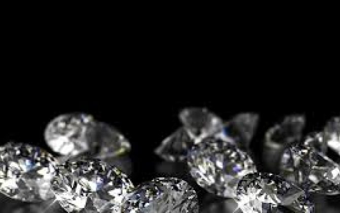 В аэропорту Франкфурта у пассажира изъяли свыше 11 тыс. алмазов