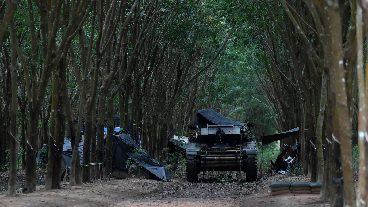 Trampın atəşkəs elanına baxmayaraq Tailand və Kamboca arasında döyüşlər gedir
