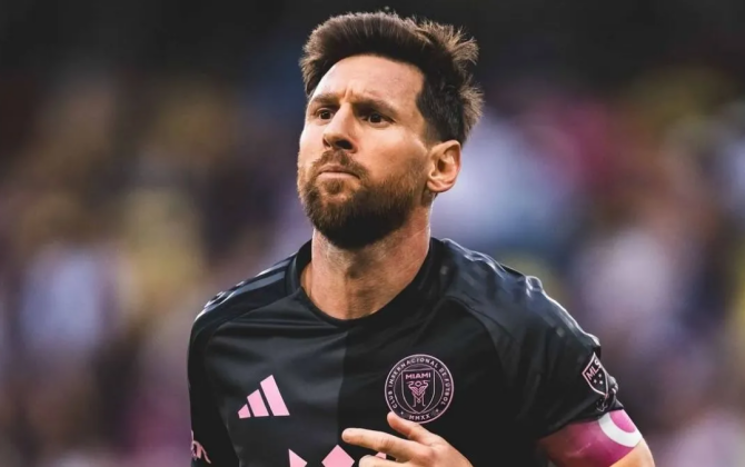 Messi tədbiri tez tərk etdi, təşkilatçı saxlanıldı