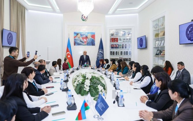 UNEC-də özbəkistanlı müəllimlər üçün təlim proqramı uğurla başa çatdı - FOTOLAR