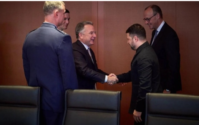 Zelenski üçün zaman daralır - Berlin danışıqlarının arxasındakı təhlükəli ssenari