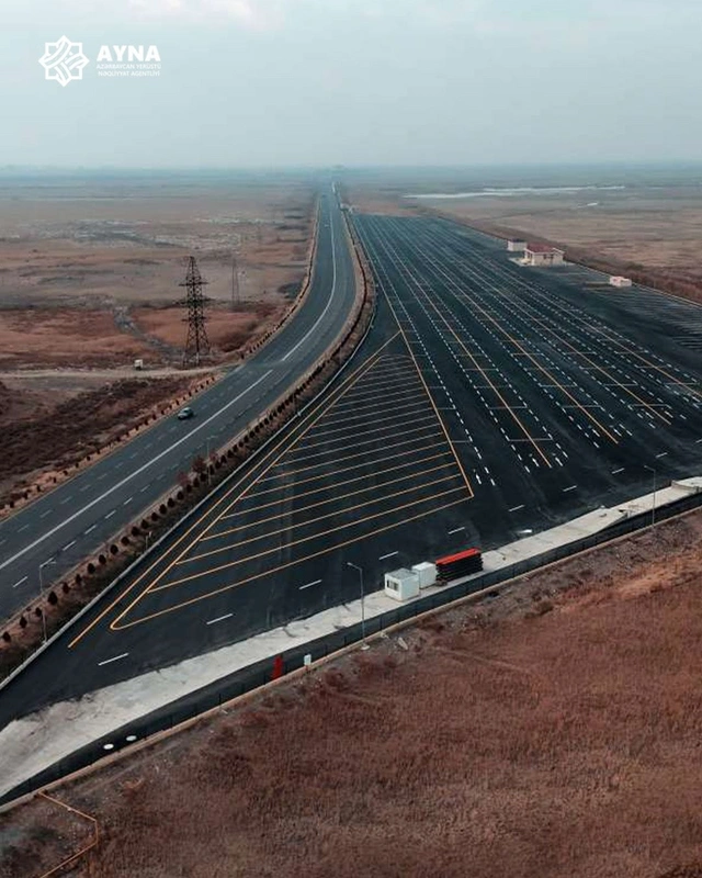 Türkiyə ilə sərhəddəki yeddi hektarlıq TIR parkının yenidənqurmadan sonrakı GÖRÜNTÜLƏRİ