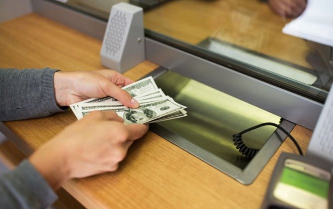 Azərbaycandan Gürcüstana pul köçürmələri azalıb