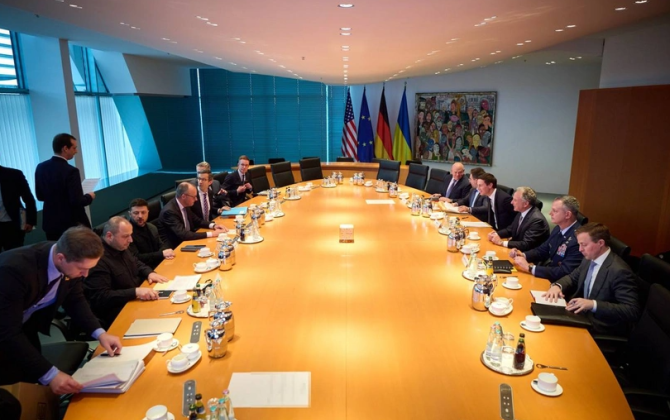 Ağ Ev Berlində Zelenski ilə danışıqları məhsuldar adlandırıb