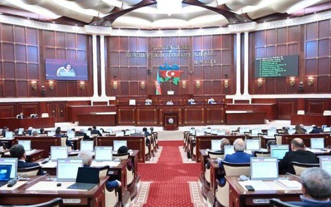 Parlamentdə toylardakı vəziyyətdən danışıldı