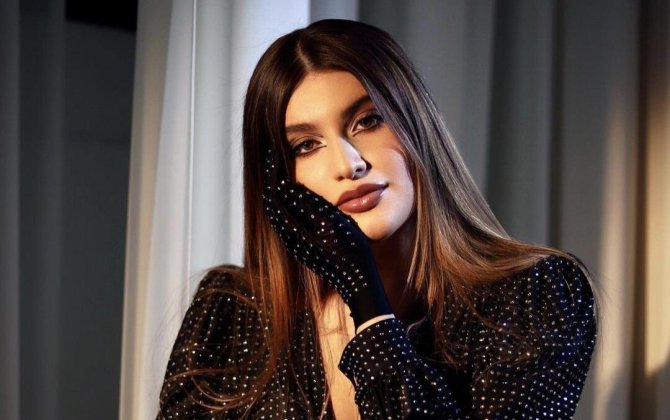 Rəqsanənin qızının əl-ələ görüntüləndiyi müğənni KİMDİR? - VİDEO