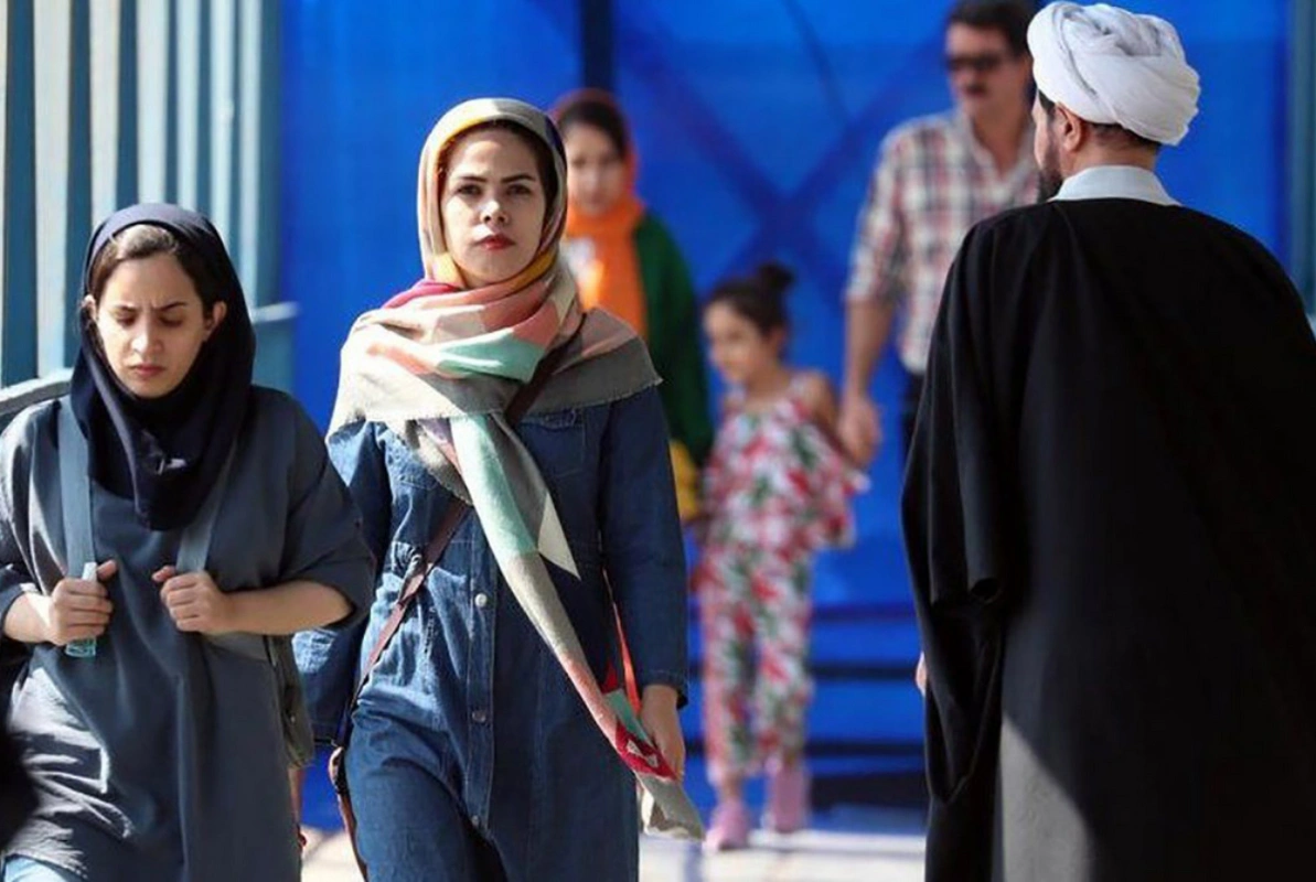 İranlı molladan qadınlarla bağlı maraqlı açıqlama: 