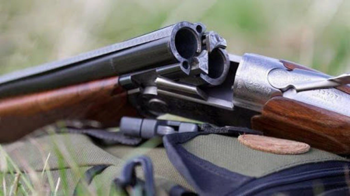 Biləsuvarda çayxananın qarşısında həmyerlisinə atəş açan şəxsə hökm oxundu