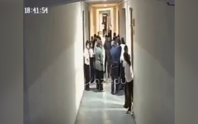 Boğazında çörək qalan şagirdi belə xilas etdilər - Anbaan görüntülər