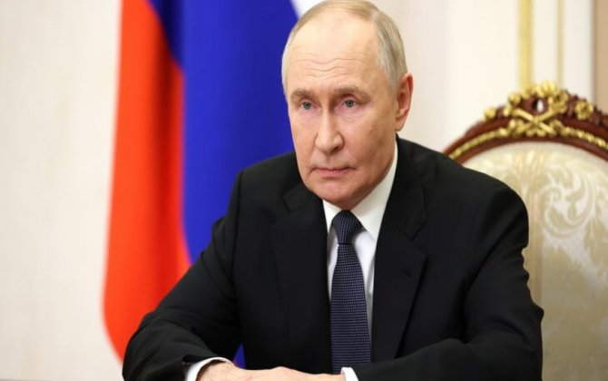 Песков заявил, что Путин готов вести диалог с Макроном