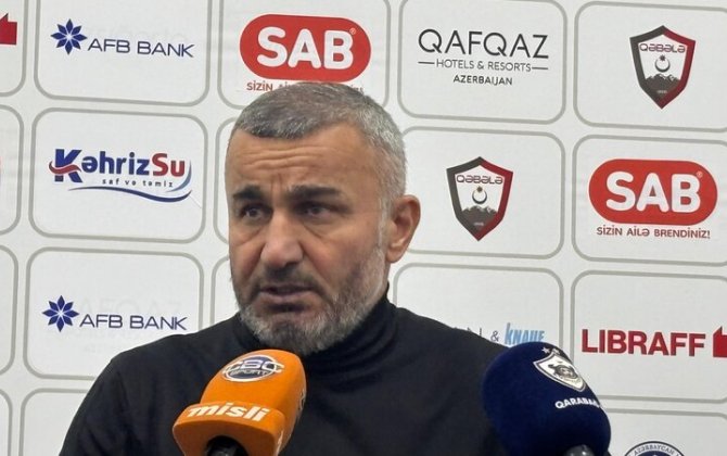 Qurban Qurbanov: “Bəzi təkliflərdən sonra futbolçuların başı gedir, belə olmaz”