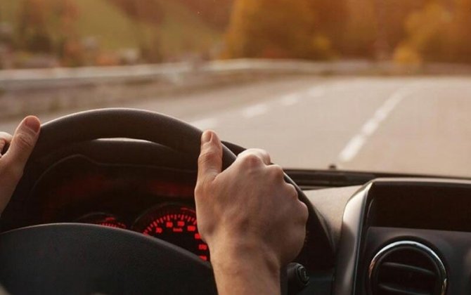 Avtomobili etibarnamə ilə idarə edənlərin NƏZƏRİNƏ