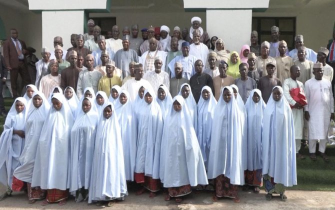 В Нигерии 130 школьников вернули из плена-ФОТО