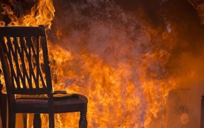 Bakıda kişi evdə yanaraq öldü