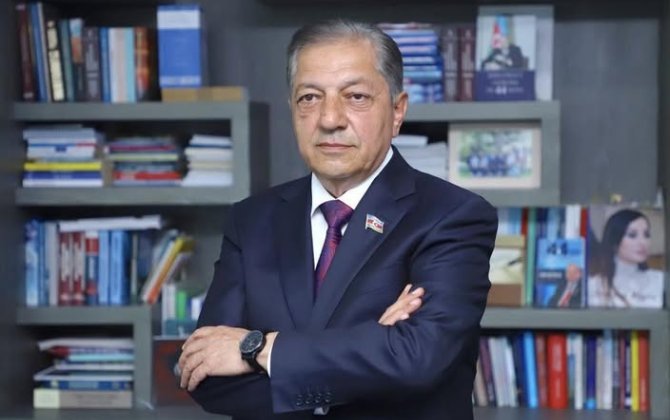 Xəyanətin min bir rəngi