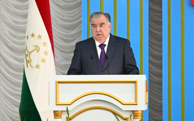 Emoməli Rəhmon Prezident İlham Əliyevi təbrik edib