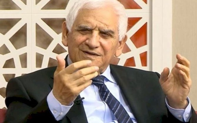 Xəstəxanada olan Xalq şairinin durumu necədir? - Köməkçisindən açıqlama