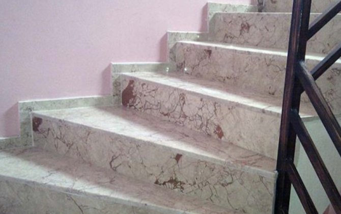 Bakıda 64 yaşlı kişi pilləkəndən yıxılaraq öldü