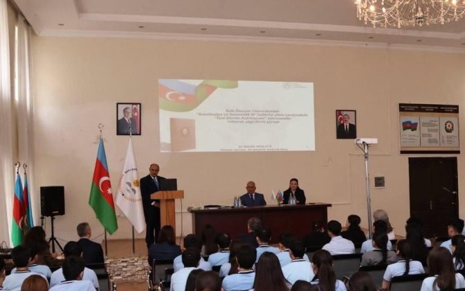 BSU-nun rektoru Nizami rayonunda məktəblilərlə görüş keçirib - FOTOLAR