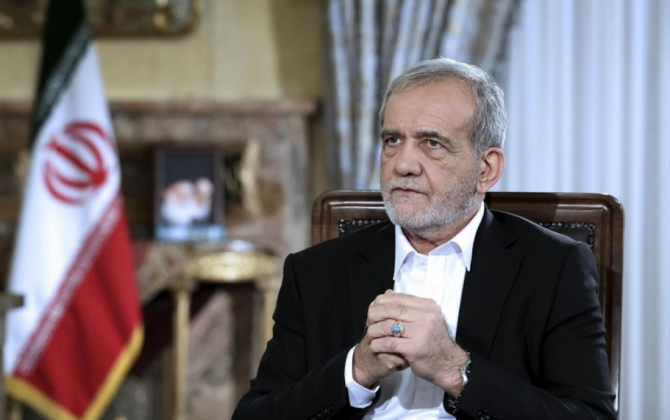 Pezeşkian büdcə layihəsini parlamentə təqdim edib