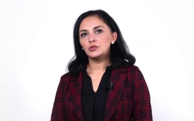 Bu xanım Bakıda eyni anda iki məktəbə direktorluq edir