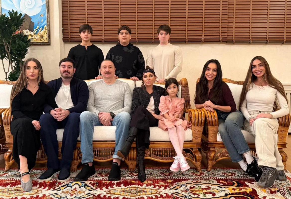 Leyla Əliyeva Prezident İlham Əliyevin doğum günündən paylaşım edib