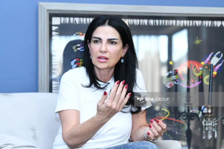 “Anam rusca oxumağımızı istəyirdi, atam özündən çıxdı” - Yusif Səmədoğlunun qızı ilə MÜSAHİBƏ