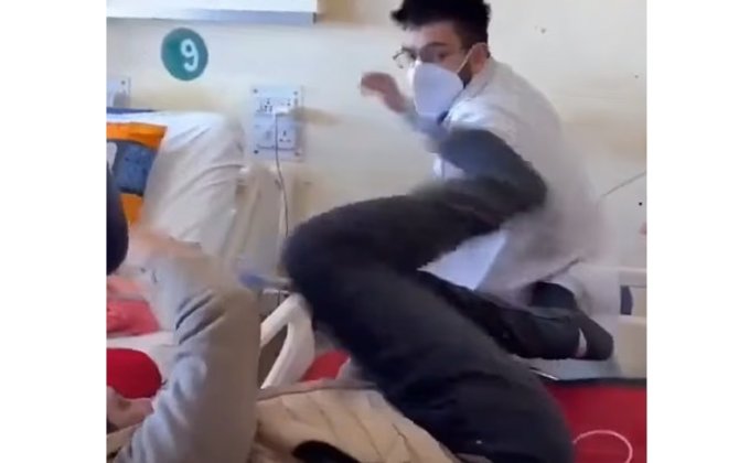 Hindistanda şok hadisə: həkim xəstəni palatada döydü - 