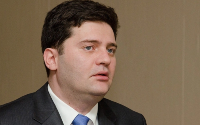 Keçmiş müdafiə naziri saxlanılıb