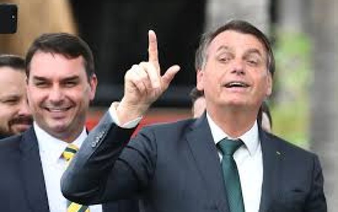 Болсонару поддержал кандидатуру сына на должность президента Бразилии
