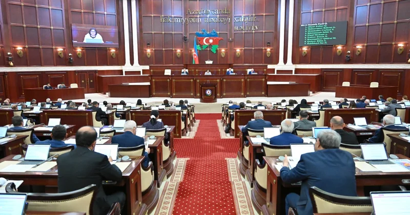 Началось пленарное заседание Милли Меджлиса, на повестке 9 вопросов