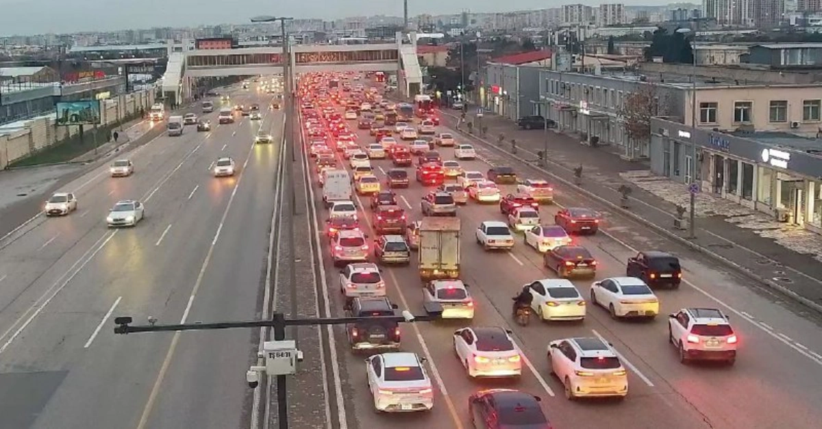 Bakıda sıxlıq olan küçələrin SİYAHISI