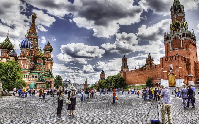 Yetkinlik yaşına çatmayanlar üçün Rusiya ərazisinə giriş və çıxış qaydaları dəyişib