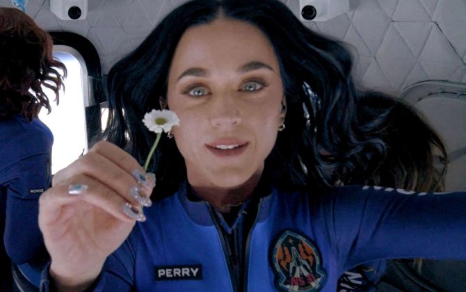 Kosmosda selfi üçün milyonlar xərcləməsi ilin hadisələrindən oldu