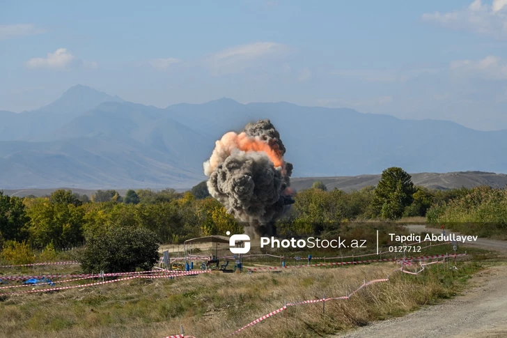 Минобороны Азербайджана предупреждает о плановых взрывах на двух полигонах