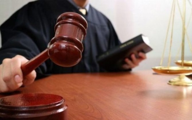 Sevgilisinə şüşə ilə xəsarət yetirən qadına HÖKM OXUNDU