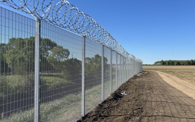 Латвия достроила барьер на границе с Россией