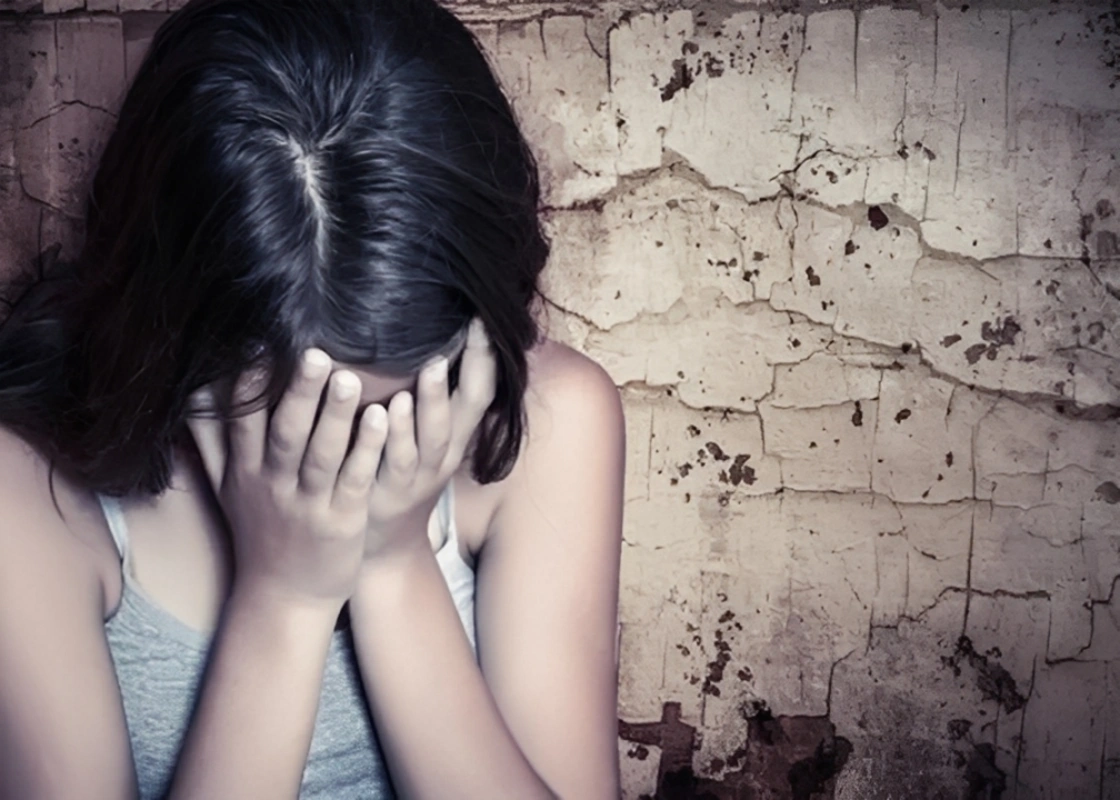 Azərbaycanda qızına və ögey bacısına təcavüz edən ata AĞIR CƏZA aldı