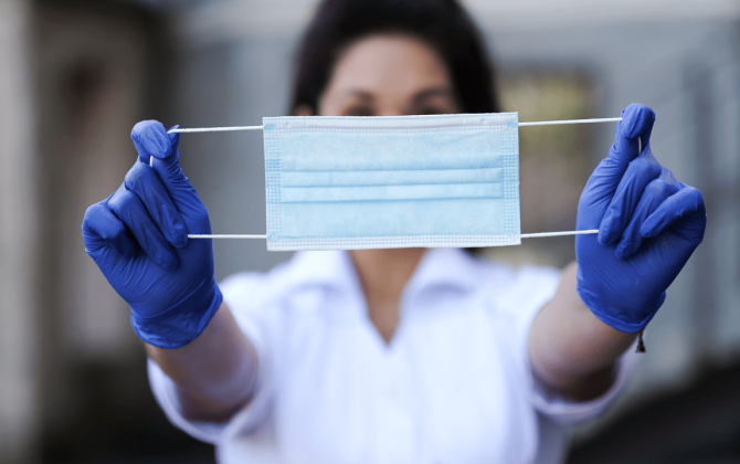 Минздрав призывает граждан носить маски