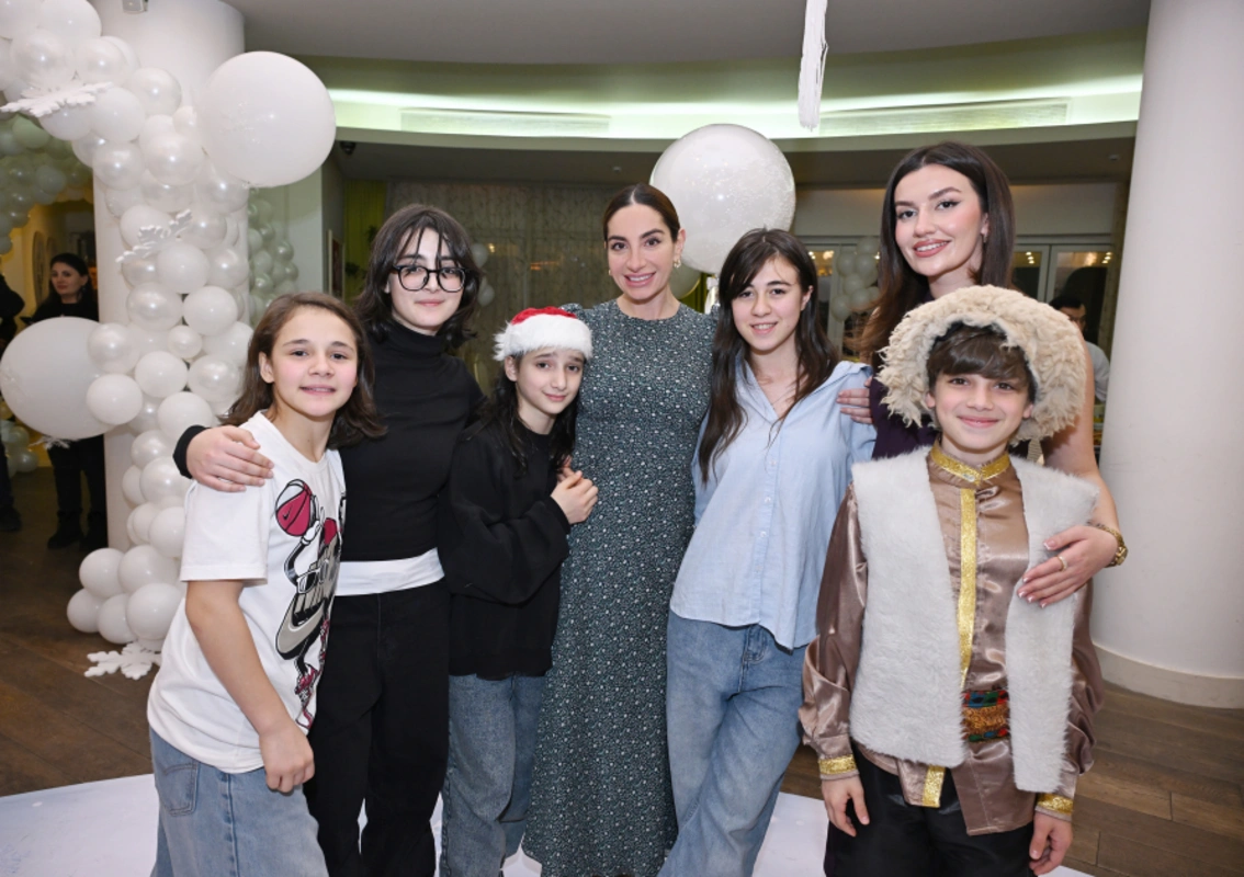 Arzu Əliyeva xüsusi qayğıya ehtiyacı olan uşaqlar üçün keçirilən bayram şənliyindən paylaşım edib