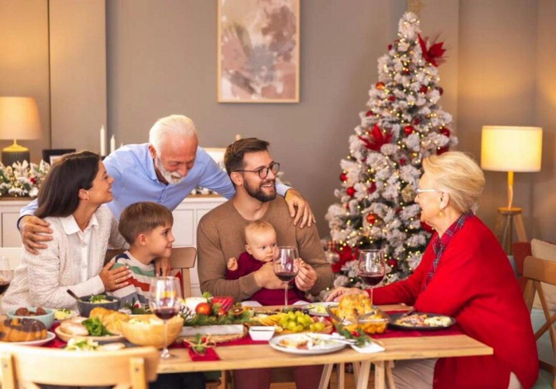 Как избежать пищевых отравлений в праздничные дни: советы врача-инфекциониста