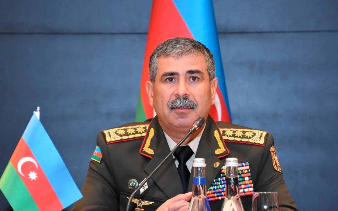 Zakir Həsənov Azərbaycan Ordusunun şəxsi heyətini təbrik etdi
