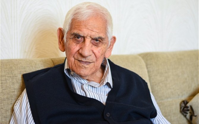 Xalq şairi xəstəxanadan evə buraxıldı