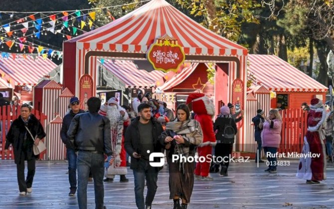 Yeni ilə bir neçə saat qalmış Bakıdan FOTOLAR