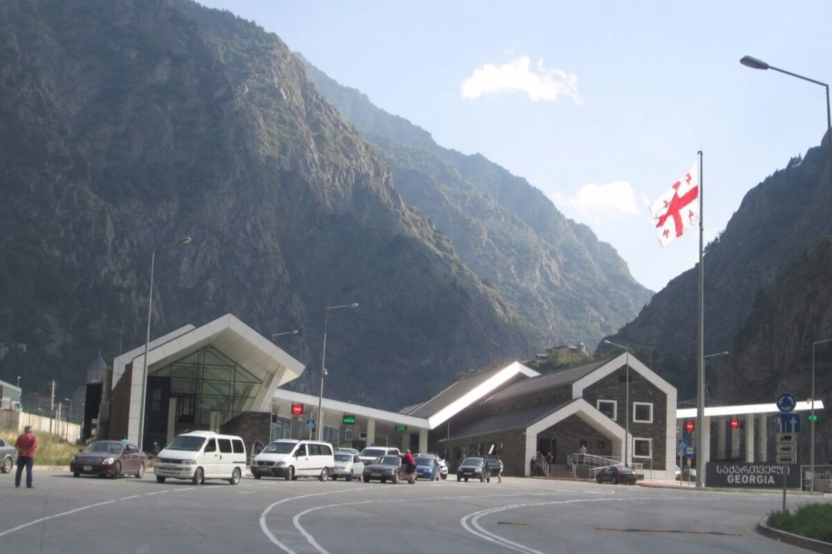 Gürcüstan və Ermənistanı Rusiya ilə birləşdirən yeganə quru yol bağlandı