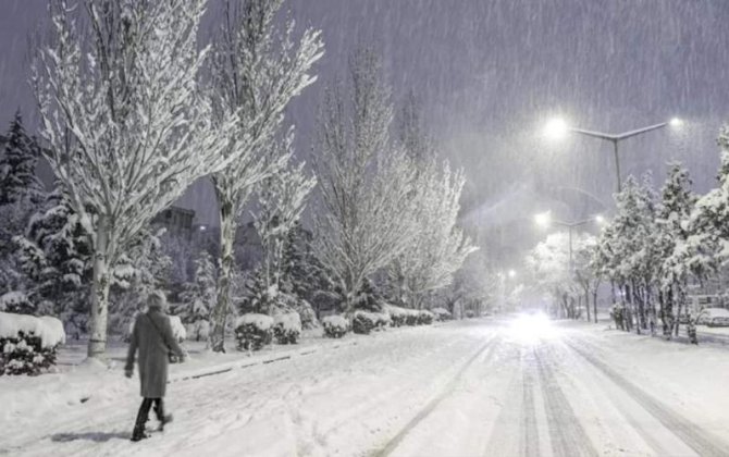 В западном регионе Азербайджана из-за непогоды затруднено движение на дорогах