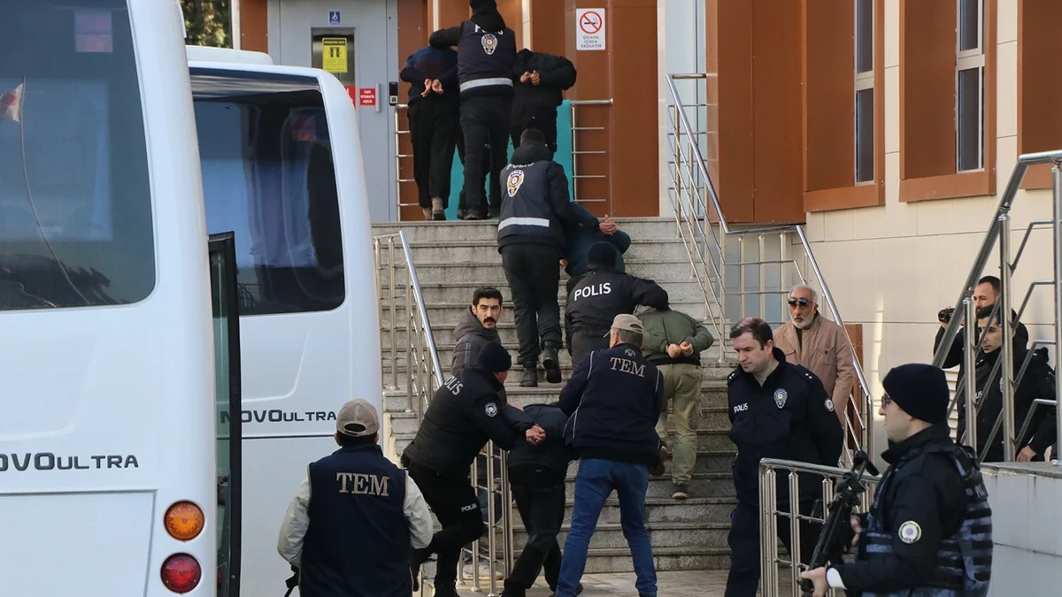 Türkiyədə polislərin şəhid olduğu anti-İŞİD əməliyyatı ilə bağlı 26 şübhəli tutuldu