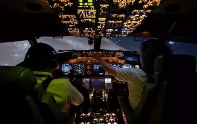 Pilot təyyarəyə şərxoş mindi - 344 nəfər sərnişin...