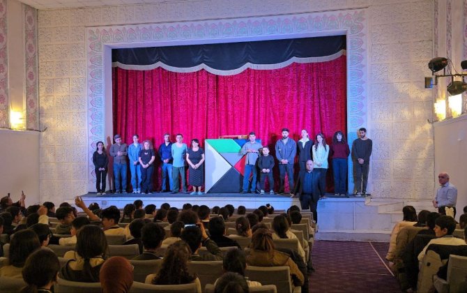 Bakı Uşaq və Gənclər teatrı insanları tamaşa ilə narkomaniya və QİÇS-ə qarşı mübarizəyə çağırdı - FOTO
