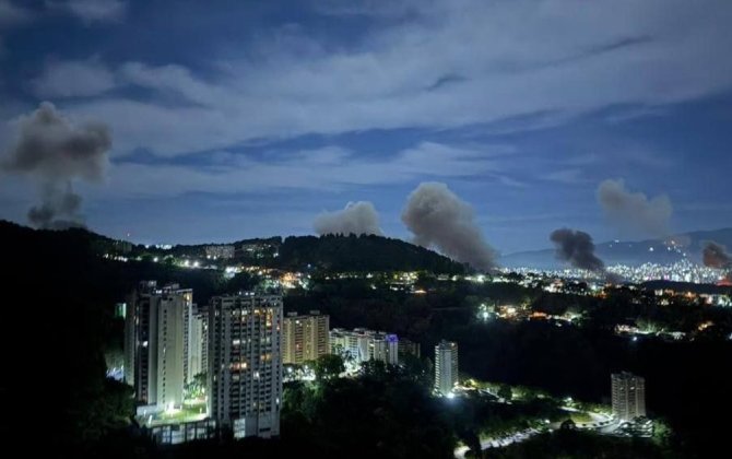 Yeni savaş başlandı! Karakasda partlayışlar- Venesuela üzərində Amerika helikopterləri göründü...-FOTO